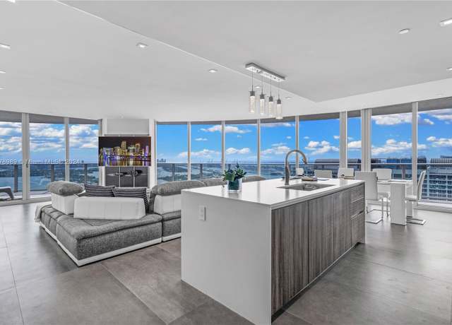 Property at 488 NE 18th St #3912, Miami, FL 33132, 3 beds, 4 baths
