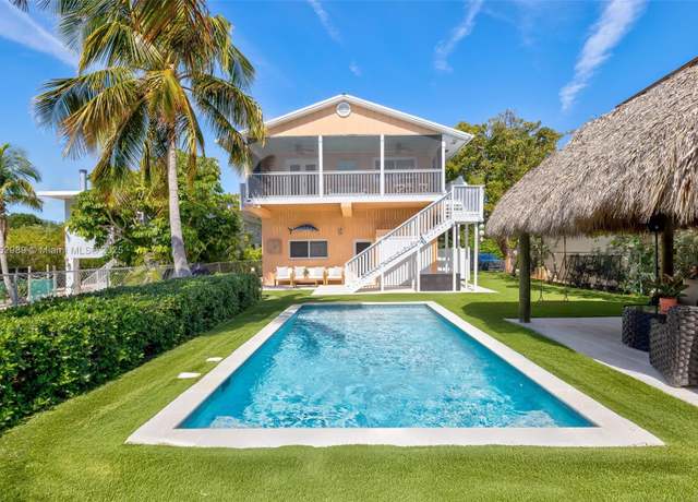 Property at 264 Lincoln Ave, Tavernier, FL 33070, 3 beds, 2 baths