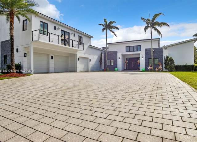 Property at 11350 NW 8th St, Plantation, FL 33325, 6 beds, 7 baths