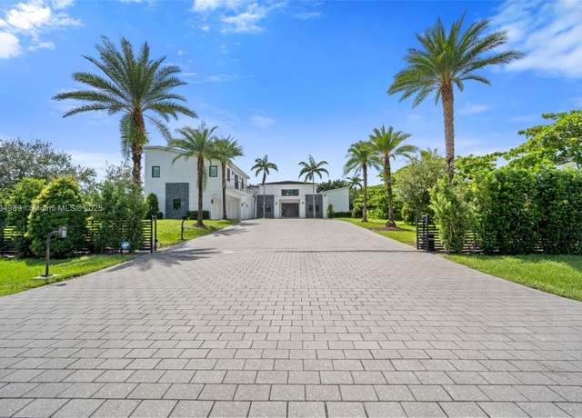 Property at 11350 NW 8th St, Plantation, FL 33325, 6 beds, 7 baths