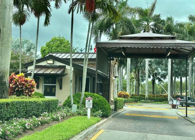 Property at 1388 NE 33rd Ave Unit 105-24, Homestead, FL 33033, 3 beds, 2 baths