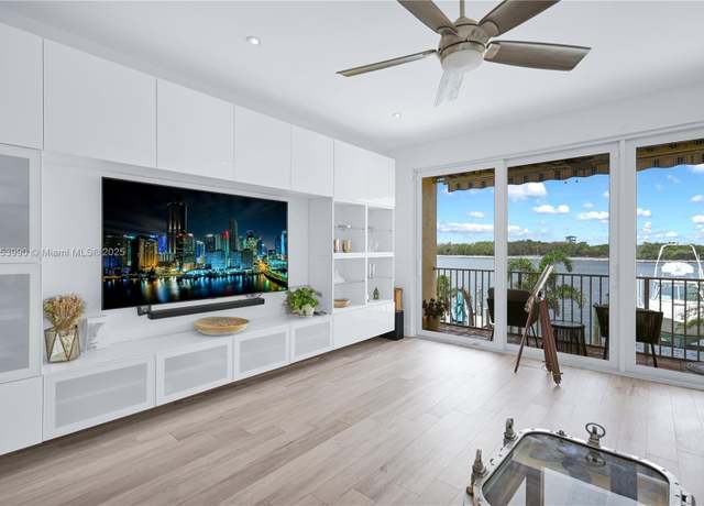 Property at 4234 N Ocean Dr, Hollywood, FL 33019, 3 beds, 3.5 baths