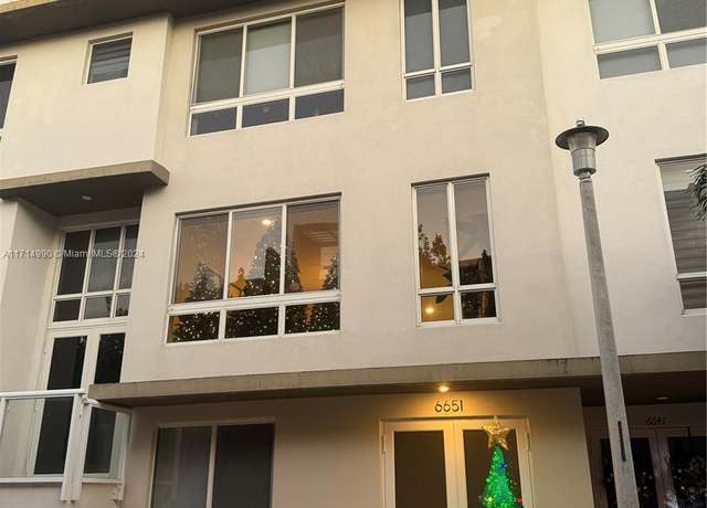 Property at 6651 NW 105th Ct #6651, Doral, FL 33178, 3 beds, 4 baths