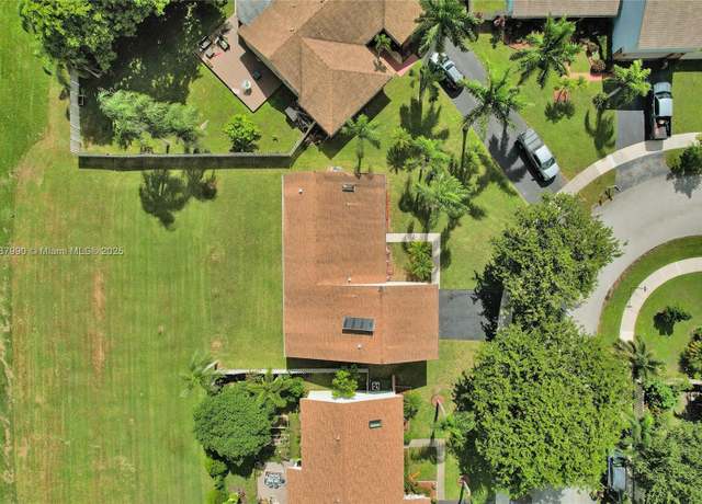 Property at 640 Fairfax Ave, Davie, FL 33325, 4 beds, 2.5 baths