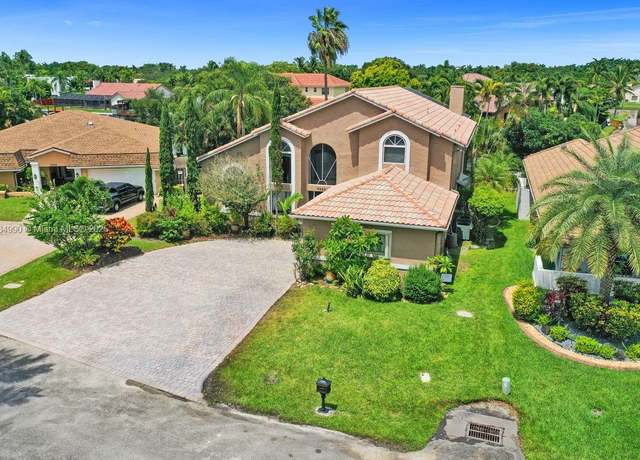 Property at 9940 SW 4th St, Plantation, FL 33324, 5 beds, 4.5 baths
