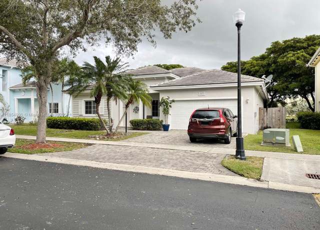 Property at 2875 NE 4th St, Homestead, FL 33033, 4 beds, 3 baths