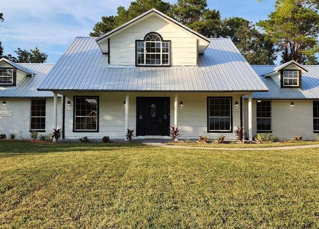 Property at 100 SW Redbud Woods Trl, Palatka, FL 32177, 4 beds, 3.5 baths