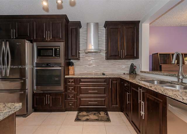 Property at 11733 NW 11th St, Pembroke Pines, FL 33026, 3 beds, 2.5 baths