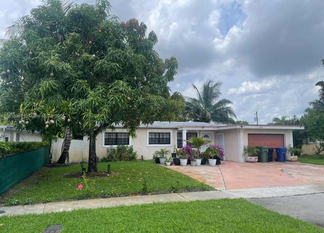 Property at 451 E Dayton Cir, Fort Lauderdale, FL 33312, 4 beds, 2 baths