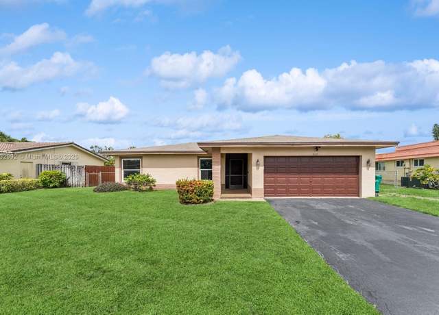 Property at 8107 NW 73rd Ter, Tamarac, FL 33321, 4 beds, 2 baths