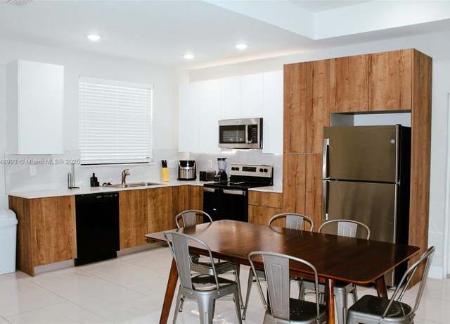 Property at 2011 Olsen Ln, Lehigh Acres, FL 33972, 3 beds, 2 baths