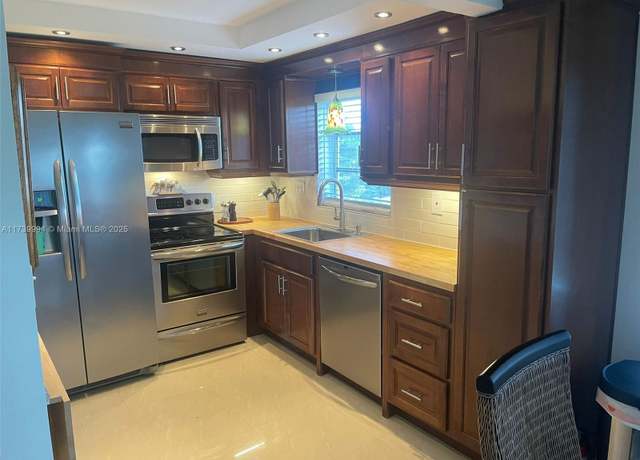 Property at 3050 E Sunrise Lakes Dr #324, Sunrise, FL 33322, 2 beds, 2 baths