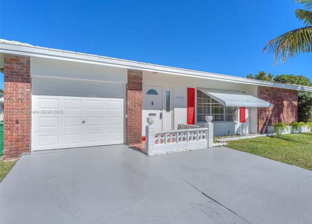 Property at 6707 NW 70th St, Tamarac, FL 33321, 2 beds, 2 baths