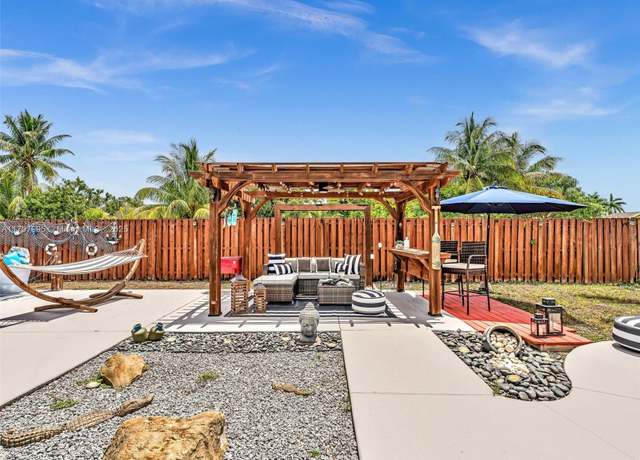 Property at 5206 NW 99th Ave, Sunrise, FL 33351, 3 beds, 2 baths