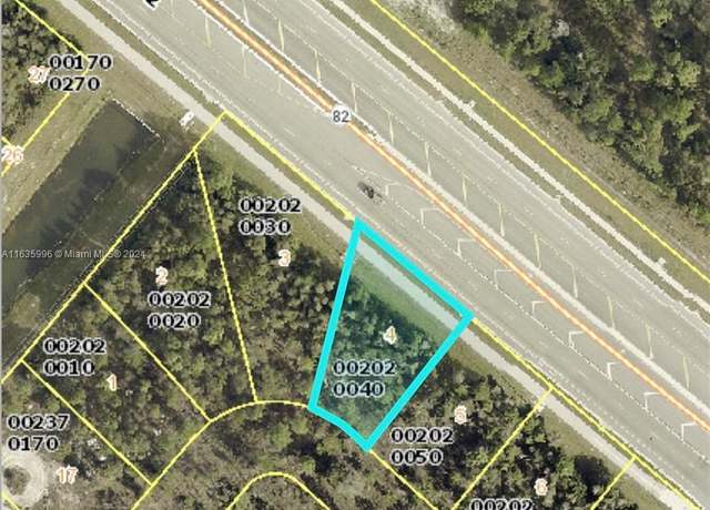 Property at 806 Fabian Cir, Fort Myers, FL 33913