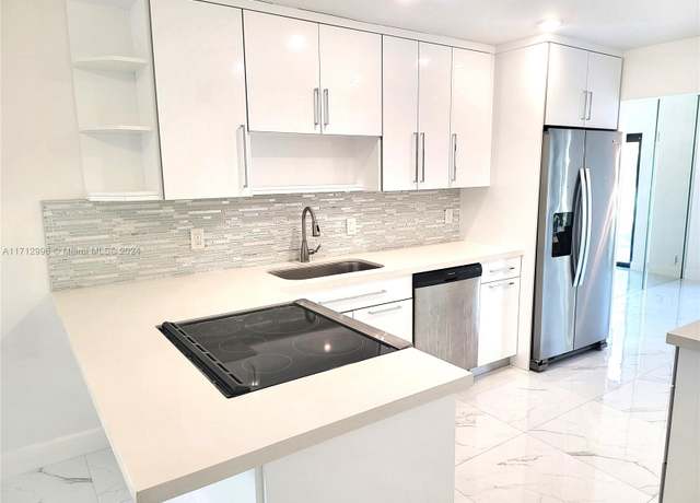 Property at 9723 N New River Canal Rd #416, Plantation, FL 33324, 3 beds, 2.5 baths