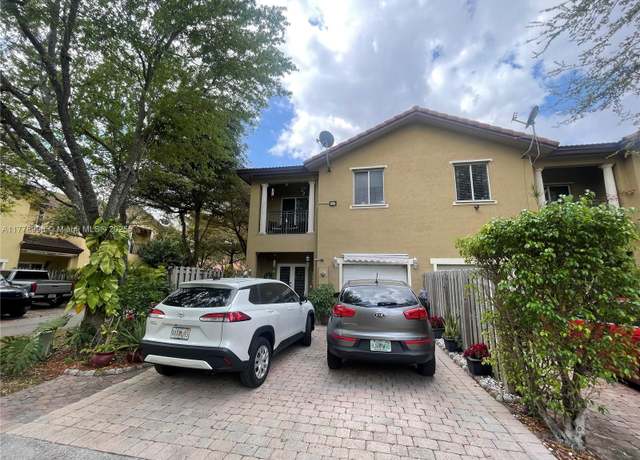 Property at 22969 SW 112th Pl, Miami, FL 33170, 4 beds, 2.5 baths