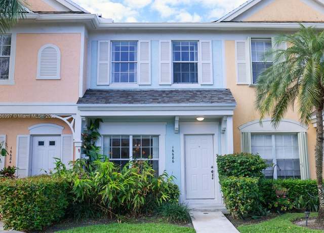 Property at 16686 Hemingway Dr #16686, Weston, FL 33326, 2 beds, 1.5 baths