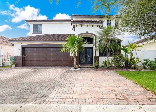 Property at 22542 SW 103rd Ct, Cutler Bay, FL 33190, 4 beds, 3 baths