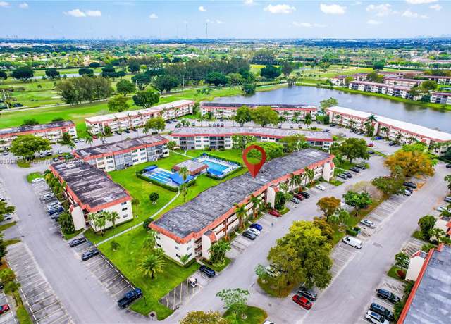 Property at 9800 N Hollybrook Lake Dr #202, Pembroke Pines, FL 33025, 2 beds, 2 baths