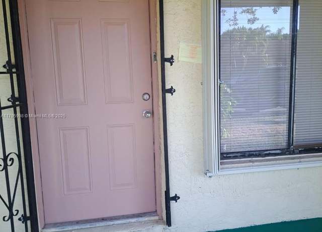 Property at 13992 SW 280th Ter, Homestead, FL 33033, 2 beds, 2 baths