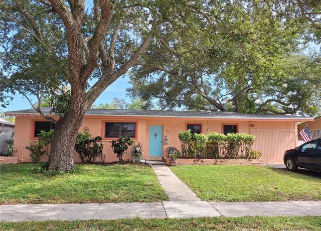 Property at 4820 SW 11th St, Plantation, FL 33317, 3 beds, 2 baths
