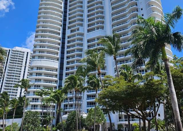 Property at 21050 Point Pl #501, Aventura, FL 33180, 3 beds, 2.5 baths