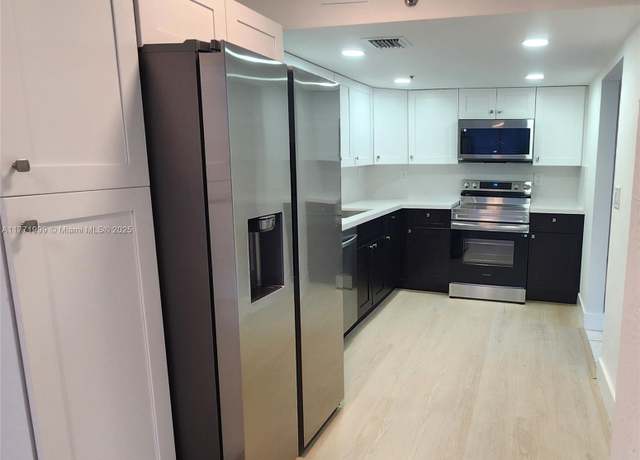 Property at 17890 W Dixie Hwy 318 Hwy #3, North Miami Beach, FL 33160, 3 beds, 2 baths