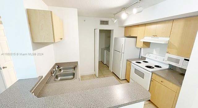 Photo of 1012 Villa Ln #1012, Boynton Beach, FL 33435