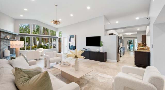 Photo of 2555 NE 200th St, Miami, FL 33180