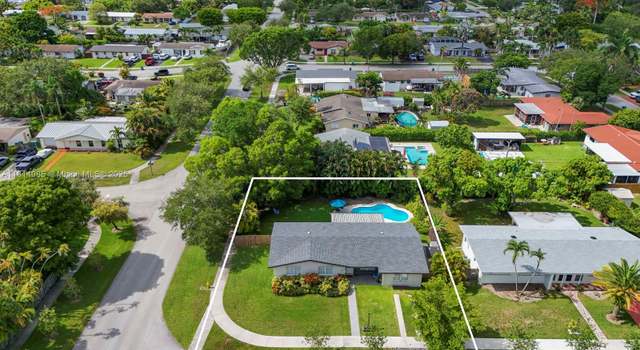 Photo of 9200 SW 178th Ter, Palmetto Bay, FL 33157