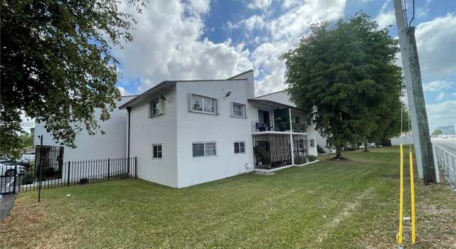Photo of 9520 SW 8th St #211, Miami, FL 33174