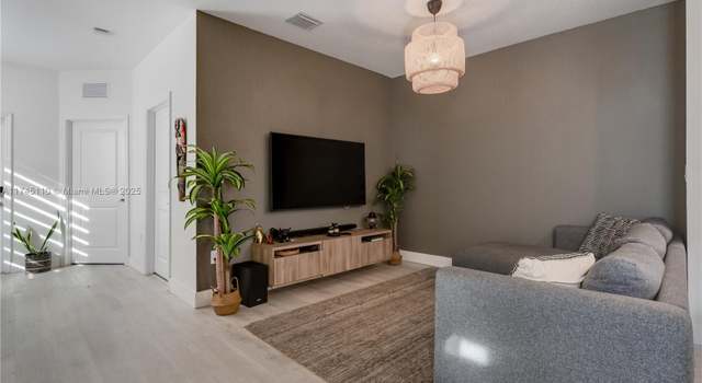 Photo of 370 NE 214th St #370, Miami, FL 33179