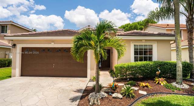 Photo of 921 SW 176th Ave, Pembroke Pines, FL 33029