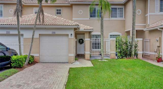 Photo of 2208 NW 171st Ter, Pembroke Pines, FL 33028