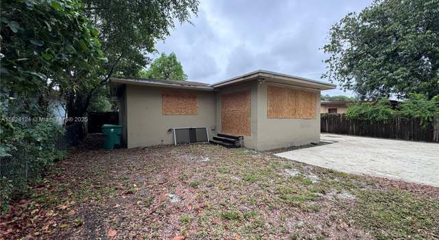 Photo of 535 NE 162nd St, Miami, FL 33162