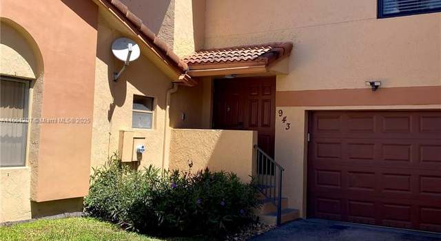 Photo of 943 SW 113th Ter, Pembroke Pines, FL 33025