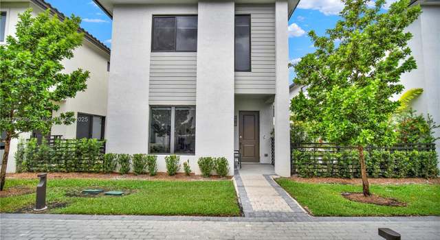 Photo of 4419 NW 80th Ct, Doral, FL 33166
