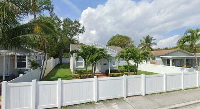 Photo of 405 N D St, Lake Worth, FL 33460