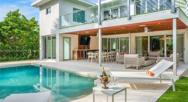 Photo of 110 Venetian Way, Miami Beach, FL 33139