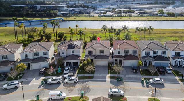 Photo of 724 NE 191 St, Miami, FL 33179