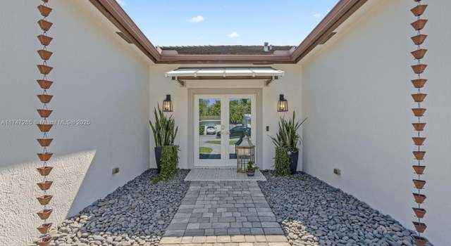 Photo of 8940 SW 156th St, Palmetto Bay, FL 33157