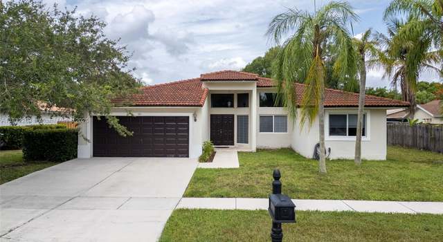 Photo of 581 SW 169th Way, Weston, FL 33326