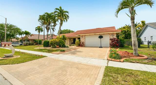 Photo of 19460 NW 8th St, Pembroke Pines, FL 33029