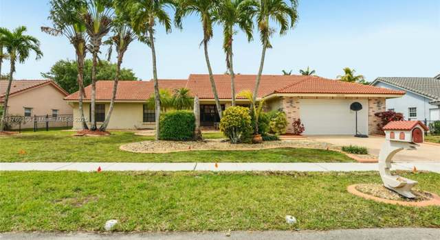 Photo of 19460 NW 8th St, Pembroke Pines, FL 33029