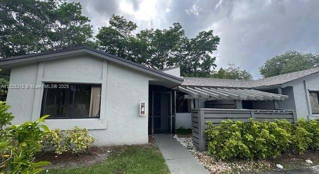 Photo of 453 Lakeview Dr #1, Weston, FL 33326