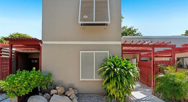 Photo of 1041 N Hiatus Rd, Pembroke Pines, FL 33026