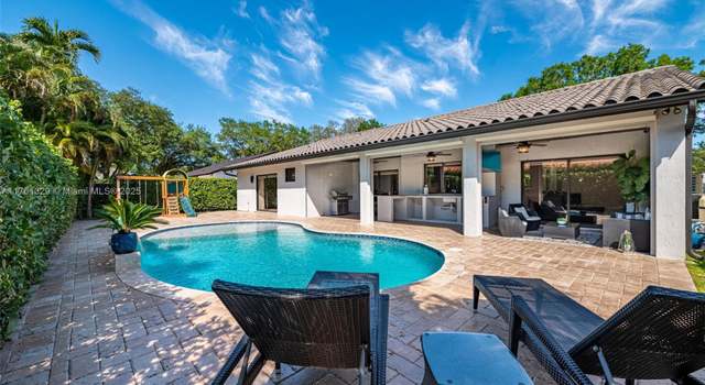 Photo of 8360 NW 167th Ter, Miami Lakes, FL 33016