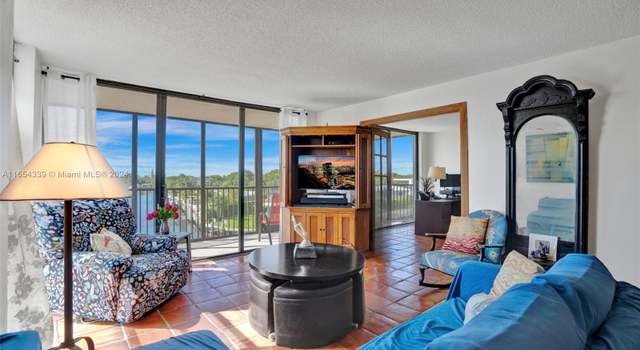 Photo of 2500 NE 135th St Unit C301, North Miami, FL 33181
