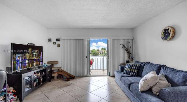 Photo of 9363 Fontainebleau Blvd Unit H207, Miami, FL 33172